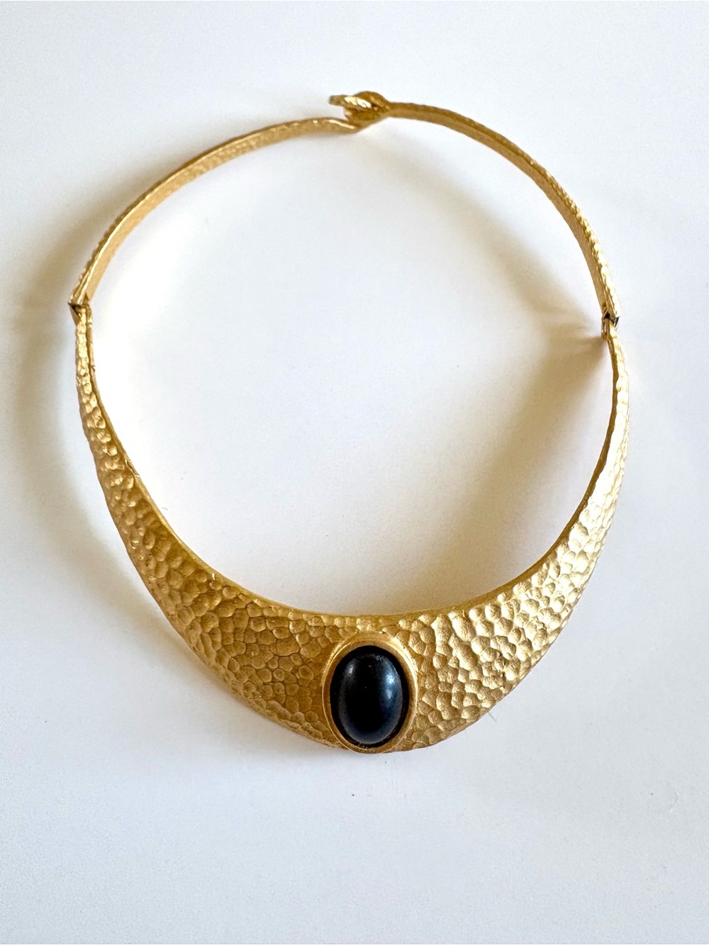 Vintage Gold Hammered Collar Necklace with Black Stone